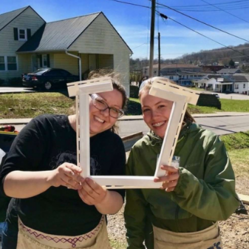 St John's Episcopal group 'works' spring break in Appalachian region