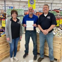 Save A Lot donates to Grateful Bread Food Pantry