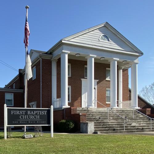 Mt. Vernon church donates more than 400 pounds of food to Grateful Bread Food Pantry 