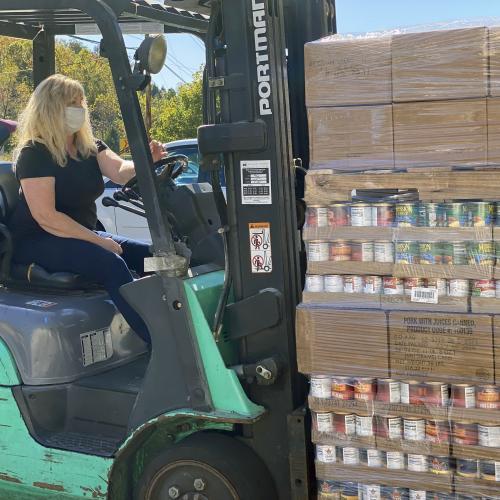 Grateful Bread Food Pantry provides Appalachian families sides for Thanksgiving meals